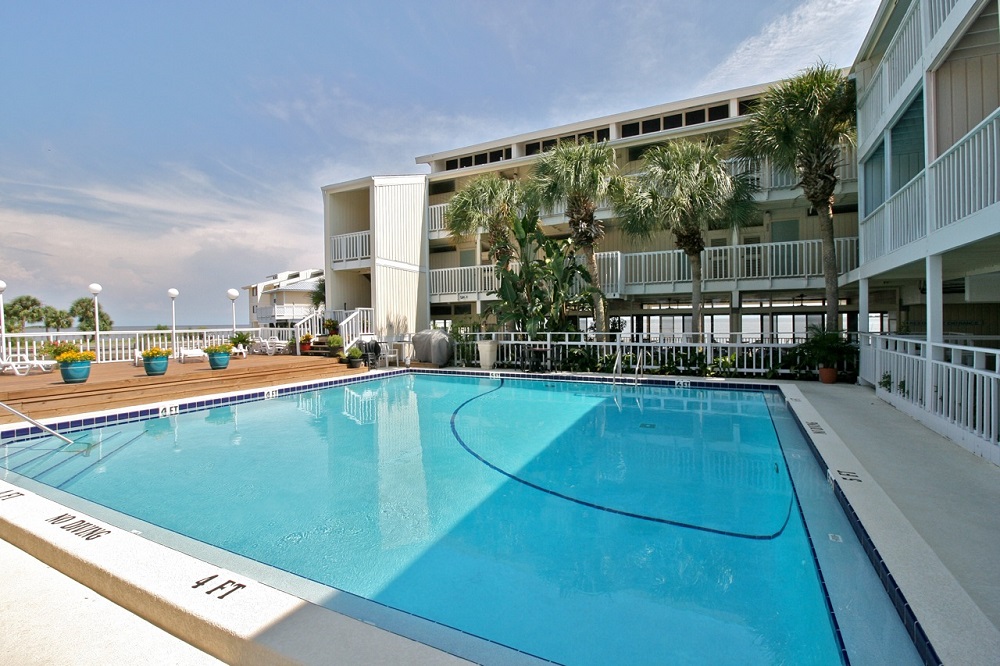 Cedar Cove Hotel Room 211